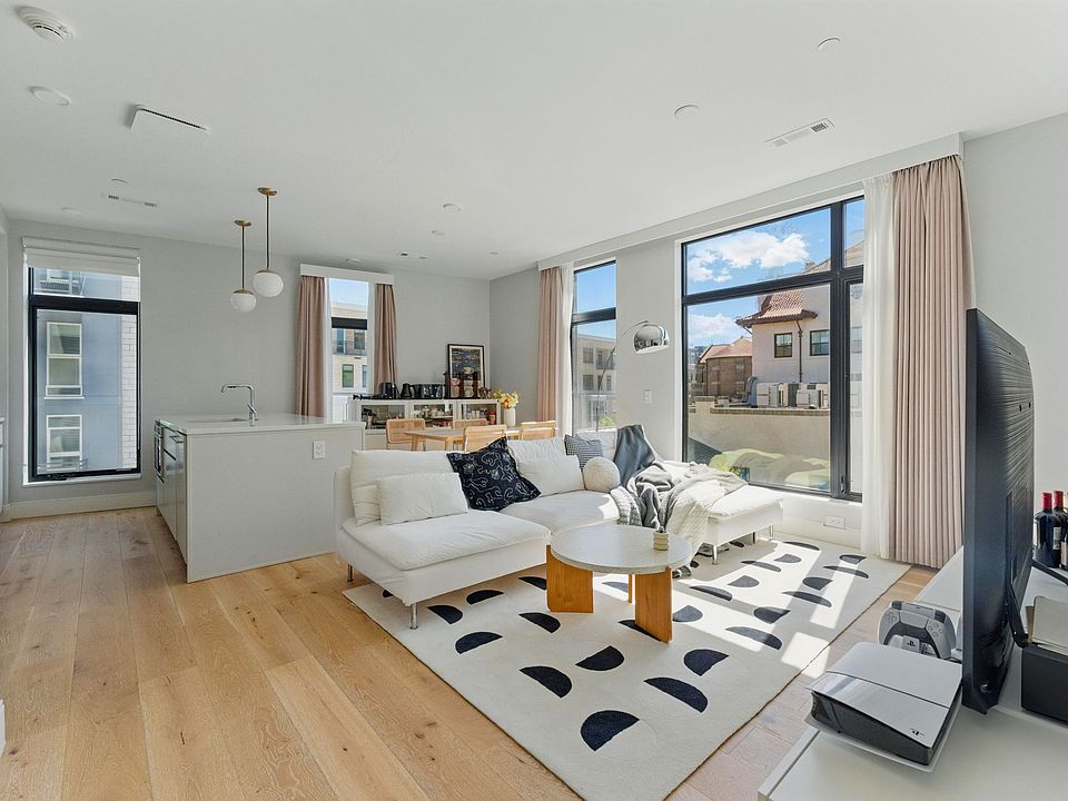 1st image of 191 Washington St #524