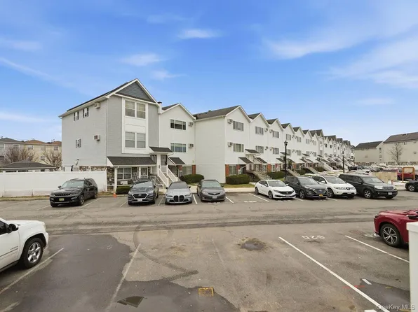 111 Horizon Court, Bronx, NY 10473