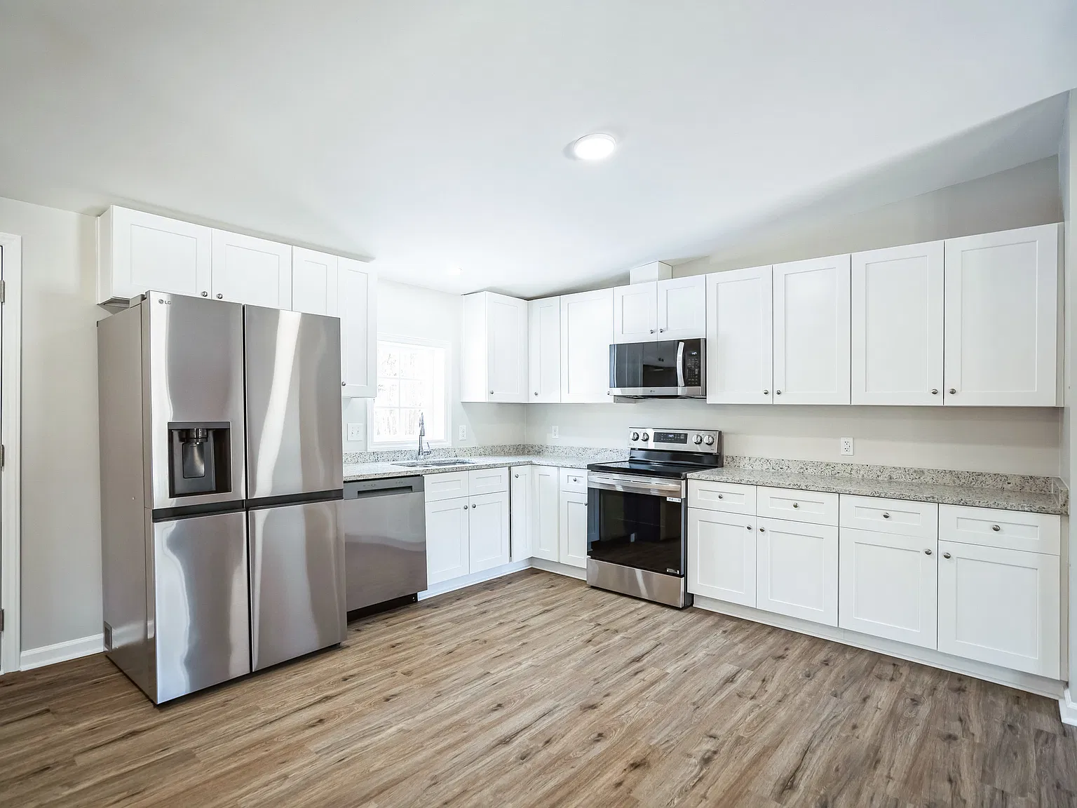 3 bed, 1620 sqft, $2,000 — Photo 2