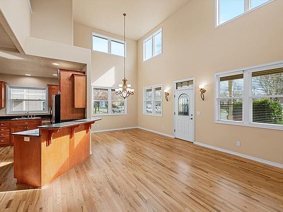 4th image of 626 Griffin Oaks Dr
