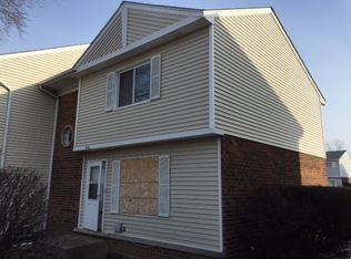 450 Greentree Ln, Bolingbrook, IL 60440