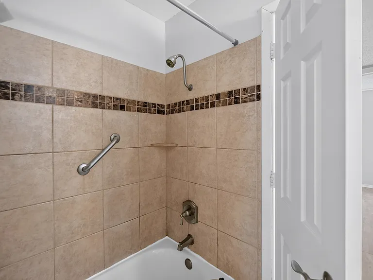 2111 E Belt Line Rd — Photo 22