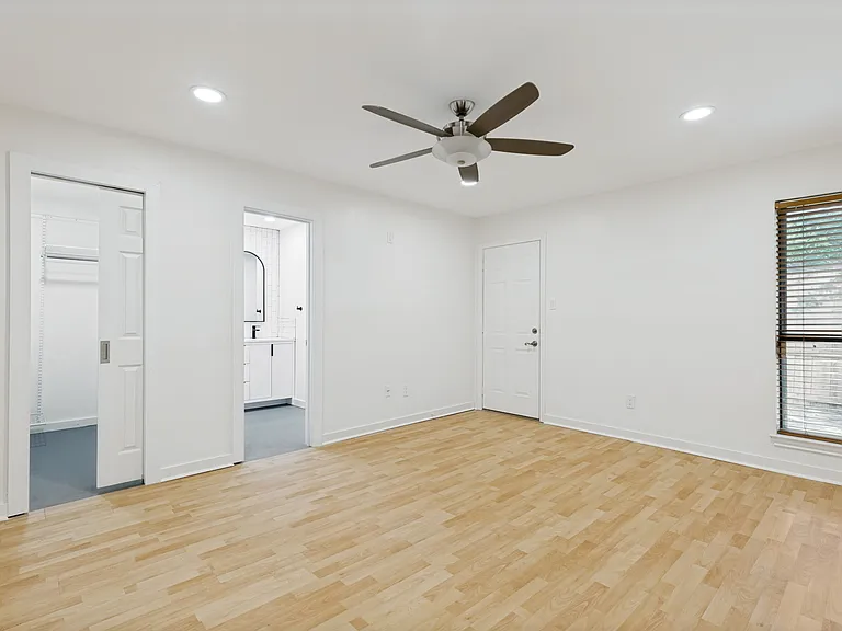 5045 Thunder Rd — Photo 5
