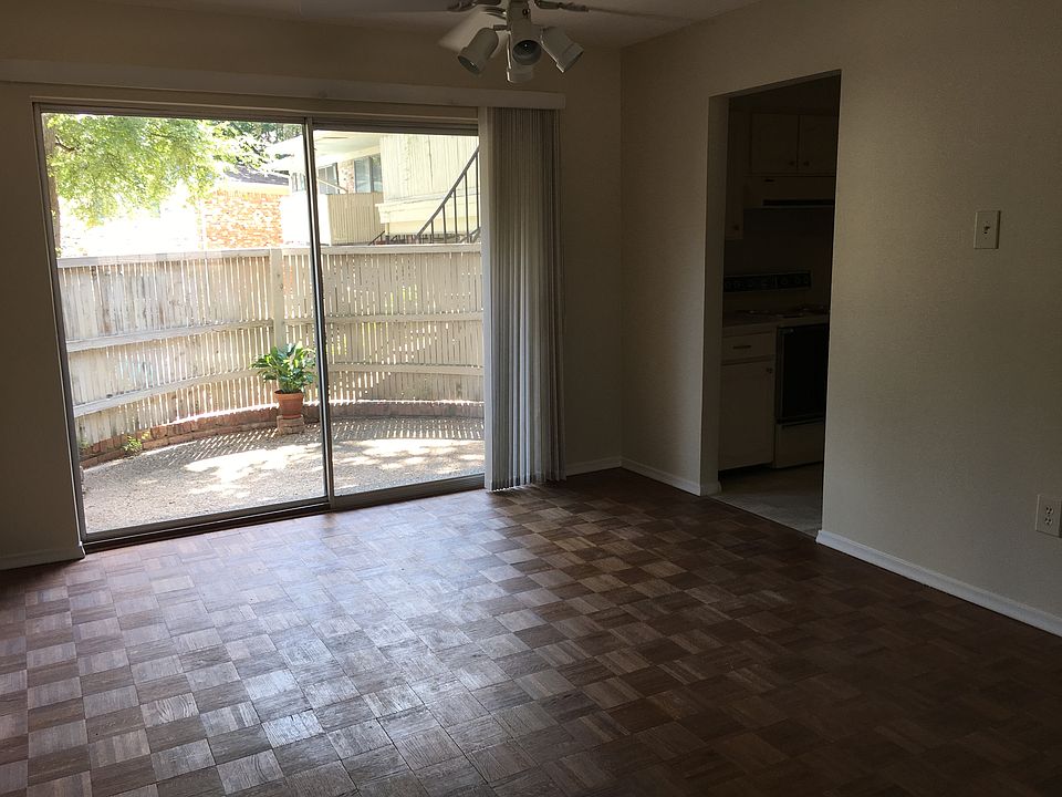 2nd image of 7806 Royal Ln APT 126