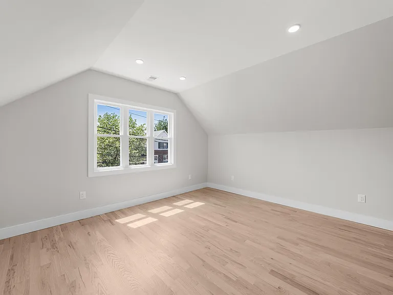 5 Pavonia Ct #2 — Photo 8
