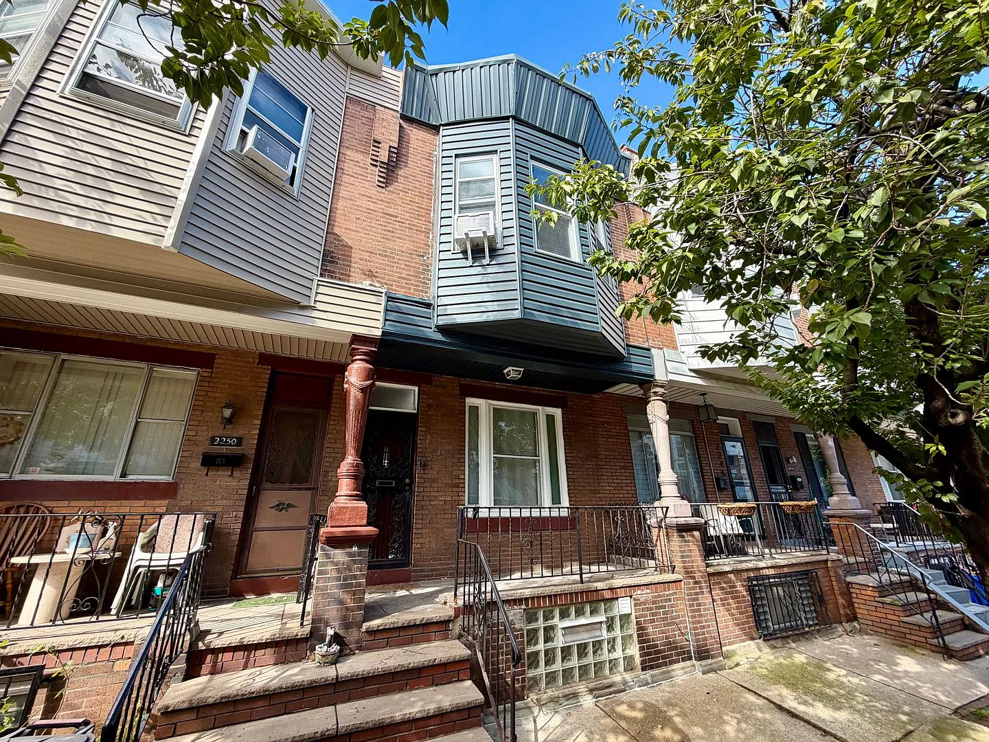 Charming 3-Bedroom Home in West Passyunk! Available NOW! — Photo 1