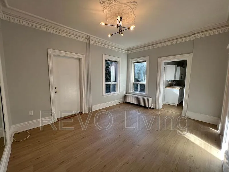 2 bed, 1.0 bath, $1,600 — Photo 1