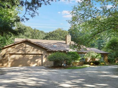 295 N Lakeshore Dr, Holland, MI, 49424