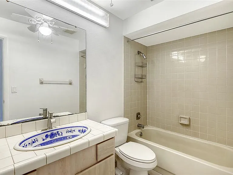 5010 Barrington Cir #2001 — Photo 30