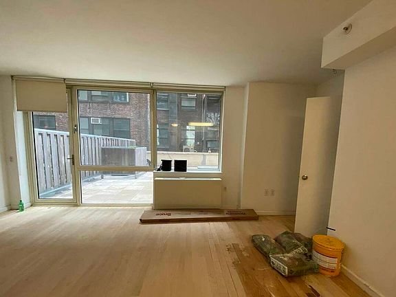 5th image of 350 W 38th St #4J