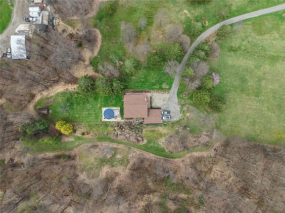 5th image of 1240 Martin Rd