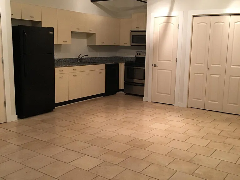 Kitchen/Living Room Area