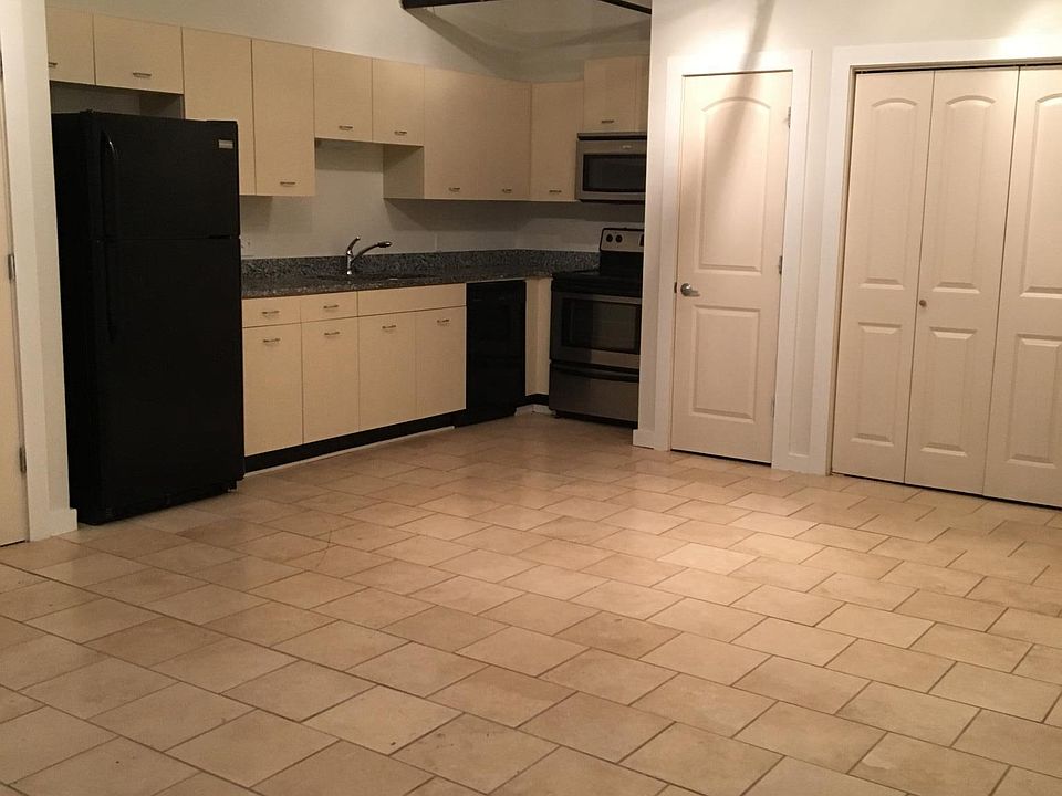 Kitchen/Living Room Area