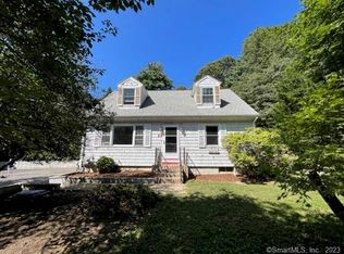 89 S Broad St, Pawcatuck, CT 06379