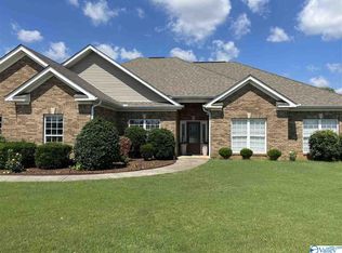 122 Meadowridge Dr, Hazel Green, AL 35750