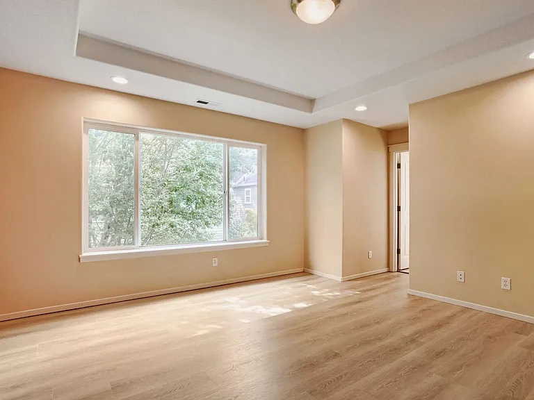 547 NE 61st Pl — Photo 15