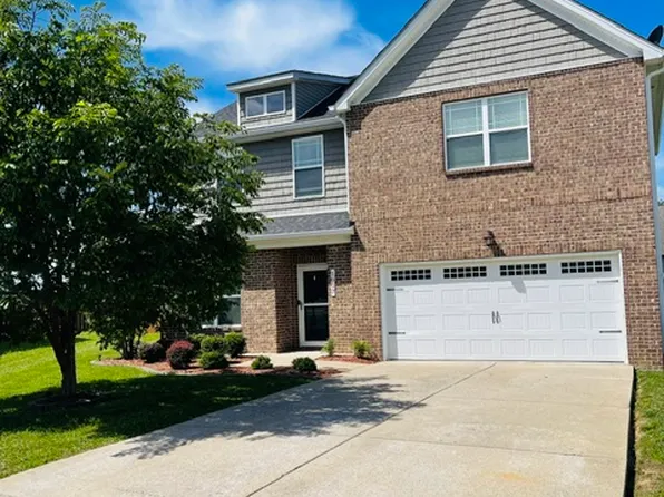 1007 Secretariat Ct, Burns, TN 37029