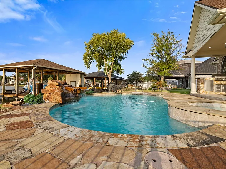 14030 Shoreline Dr — Photo 5