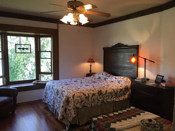 116 Cowan St, Sylva, NC 28779