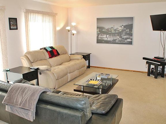 2nd image of 897 Bishop Ct #3