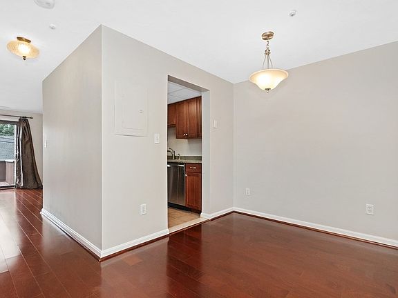 5th image of 72 Centre St Unit H