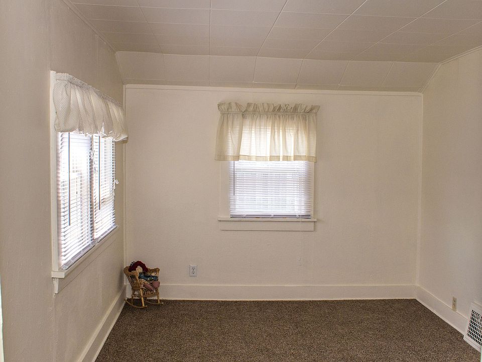 Back House - Living Room