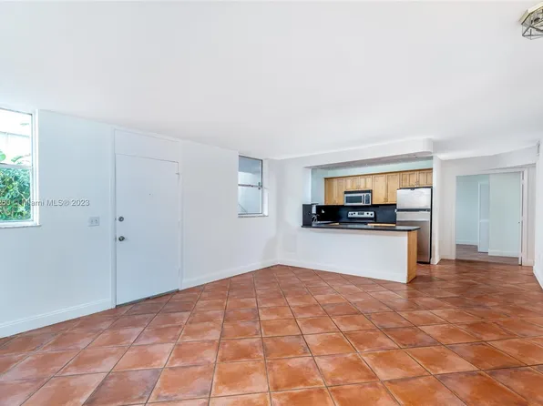 1801 S Treasure Dr APT 122, North Bay Village, FL 33141