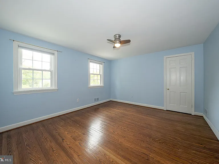 538 Conestoga Rd — Photo 28
