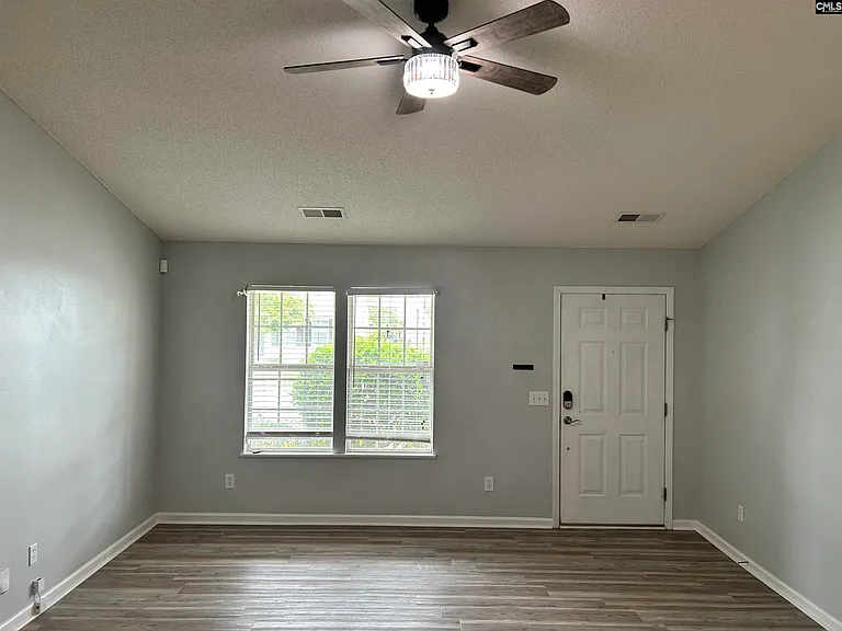 415 Dahoon Dr — Photo 4