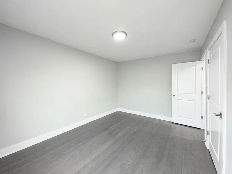 549-607 Sheridan Rd. — Photo 33