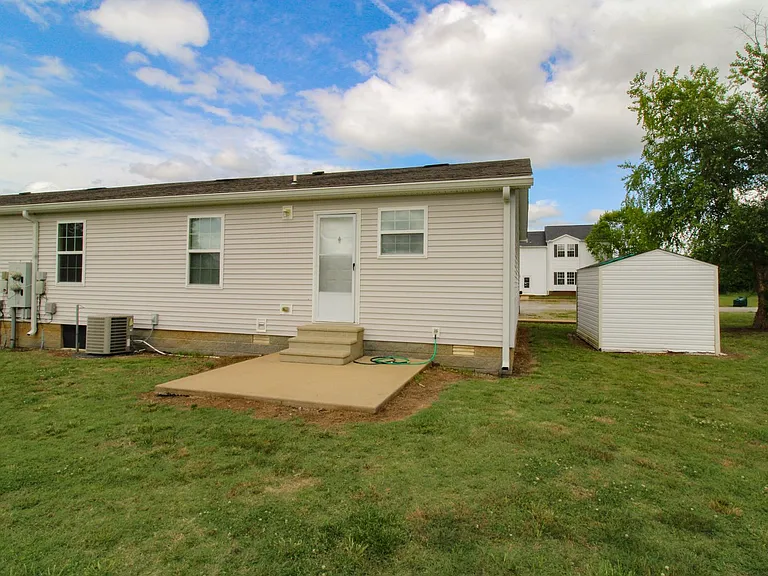 123 Meadows Ln — Photo 23
