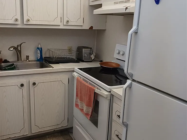 117 Brighton Dr E #117-C — Photo 3