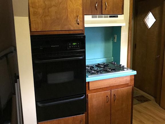 3rd image of 923 Virginia Ave