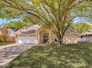 1001 Travis St, Lockhart, TX 78644