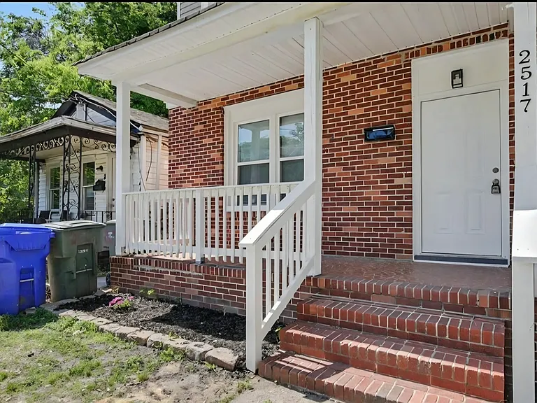 2517 Hale St #A — Photo 2