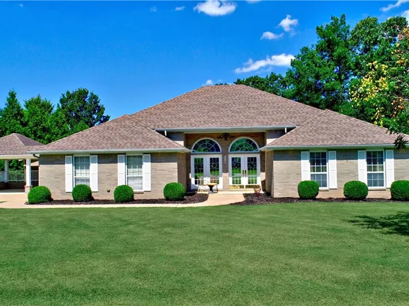 110 Ruth Ln, Rogers, AR 72756