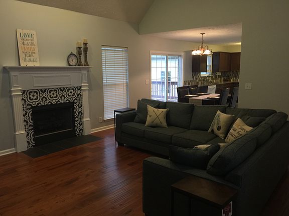 Living rm, dining, kitchen