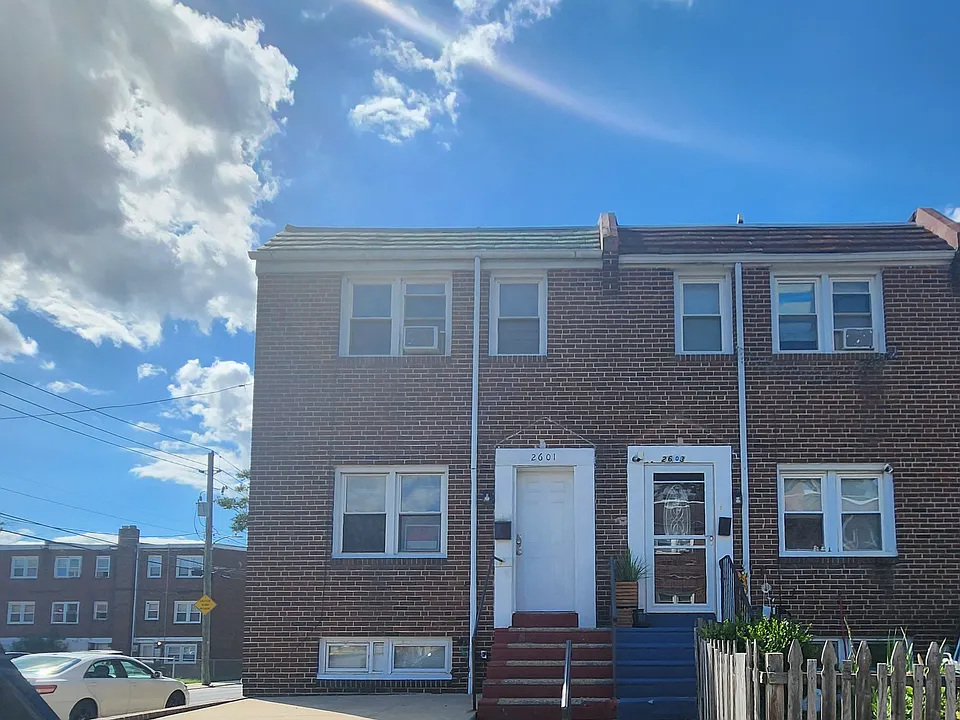 2601 N Heald St