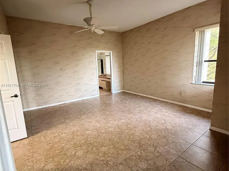 7460 La Paz Blvd #310 — Photo 2