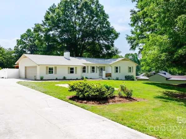 201 Forest Rd, Taylorsville, NC 28681