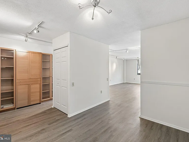 1420 Locust St #23E — Photo 4