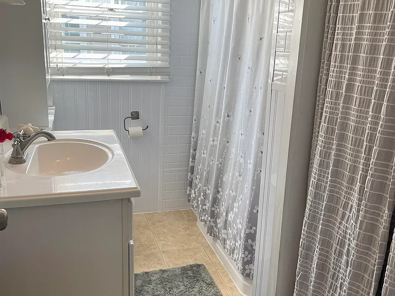 228 Bristol St — Photo 13