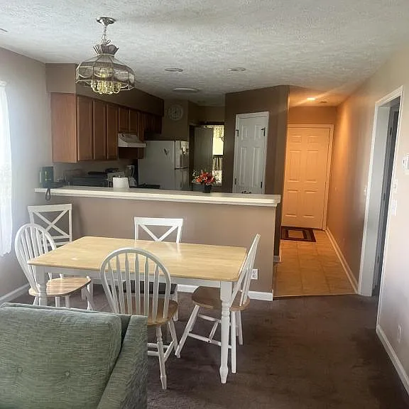 549 White River Dr #14C — Photo 2