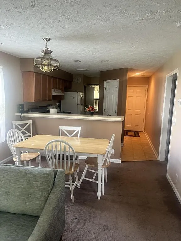 Building Photo - 549 White River Dr #14C