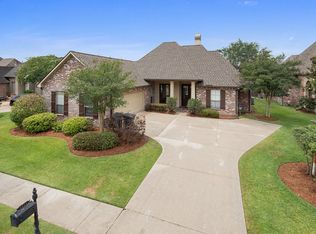8544 Grand View Dr, Baton Rouge, LA 70809