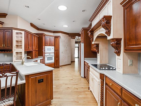 3rd image of 765 Cottage Ln