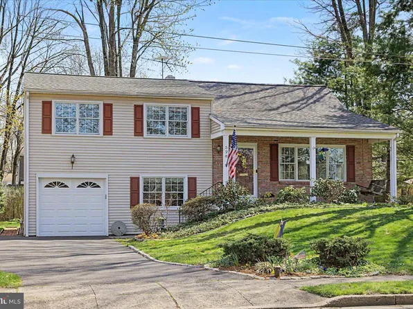 528 E Court St, Doylestown, PA 18901