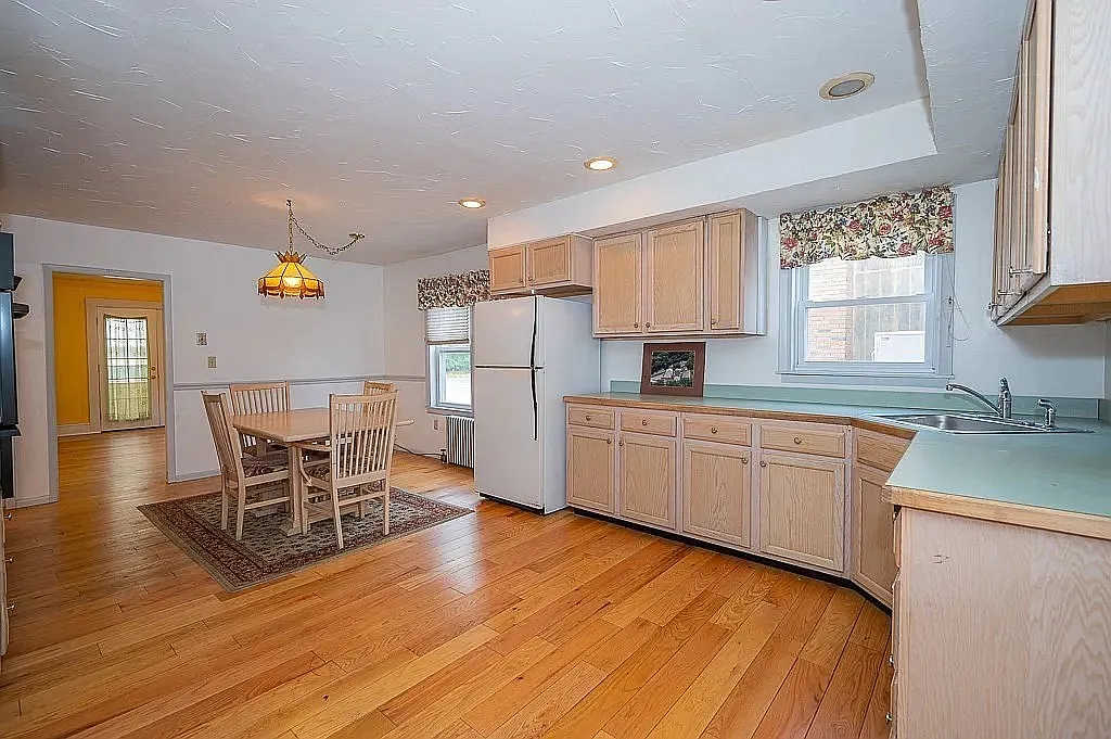 2 bed, 1000 sqft, $2,100 — Photo 1