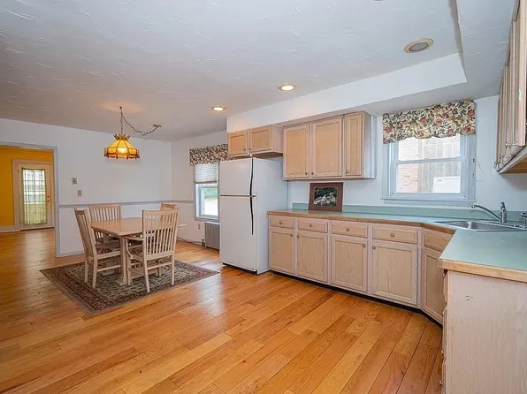 2134 Providence Rd #1, Northbridge, MA 01534