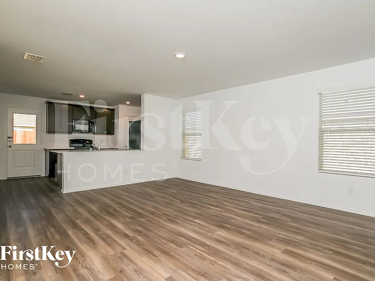 1614 River Crossing Dr — Photo 9